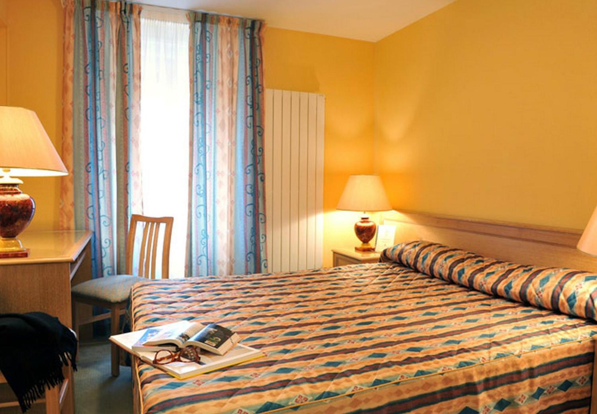 Logis Hotel Le Continental Chateauroux Luaran gambar