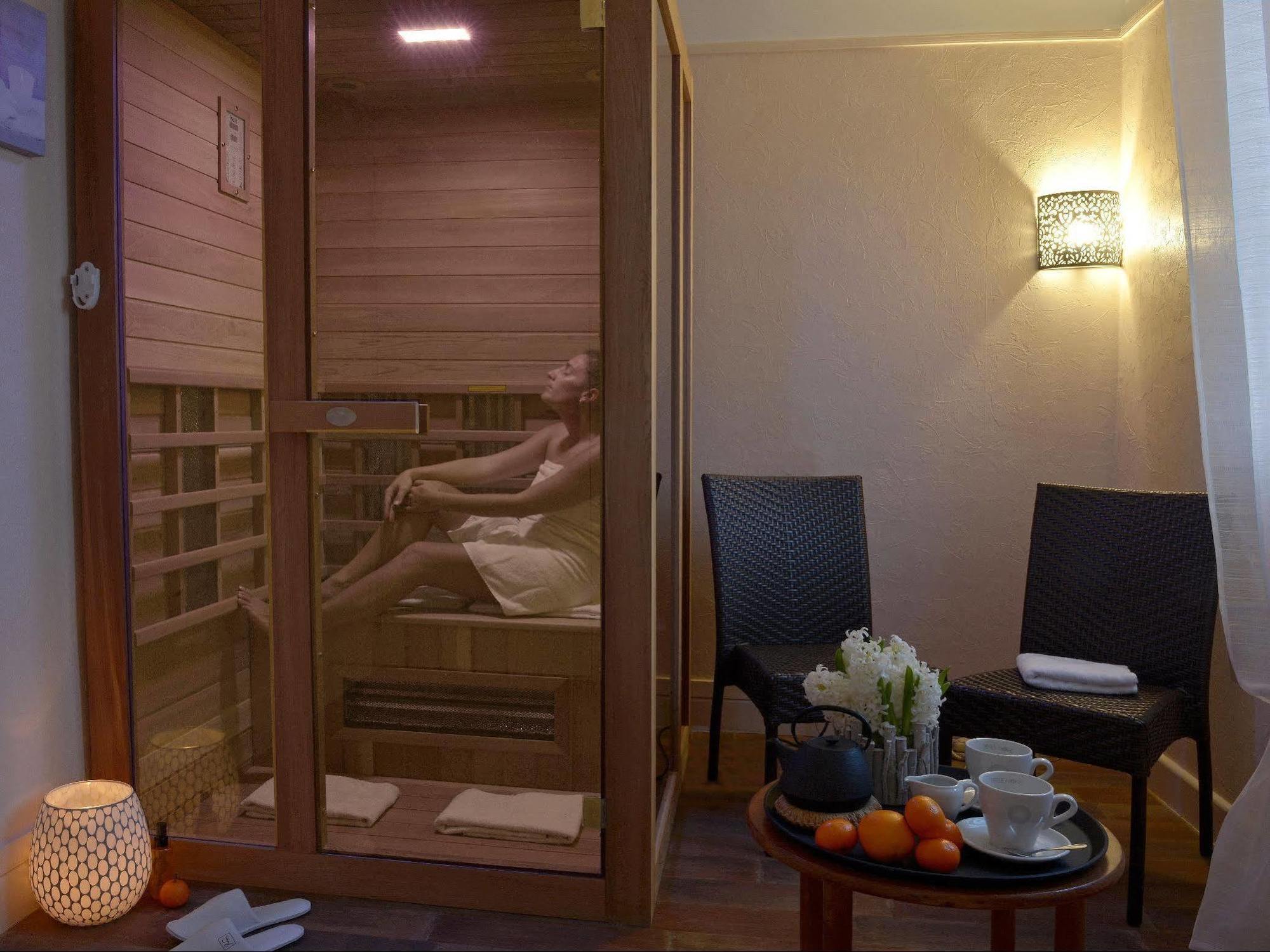 Logis Hotel Le Continental Chateauroux Luaran gambar